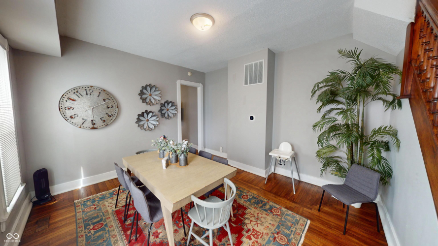 Listing Image 16