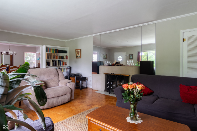 Listing Image 16