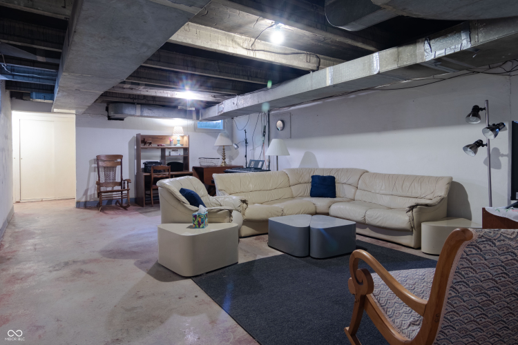 Listing Image 40