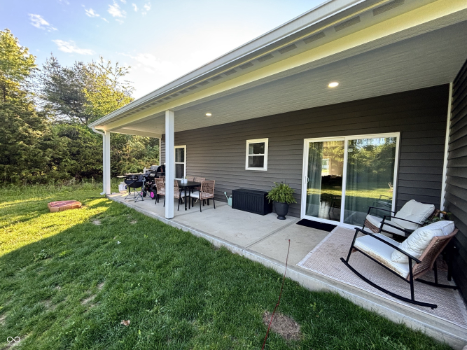 Listing Image 5