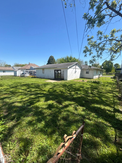 Listing Image 4