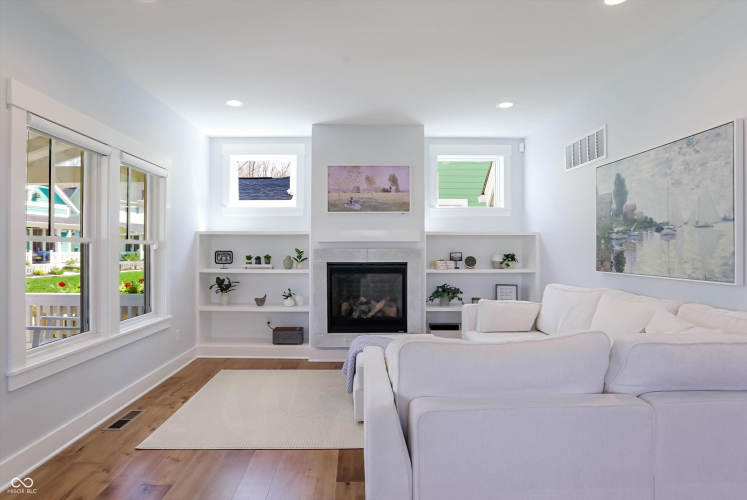 Listing Image 8
