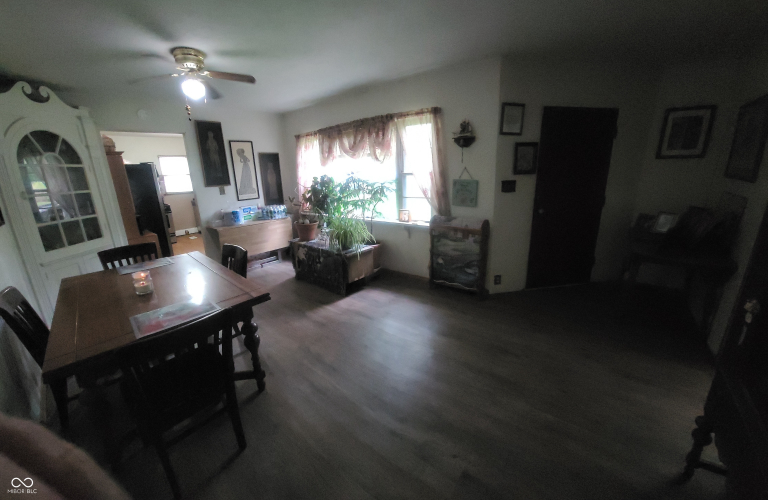 Listing Image 20