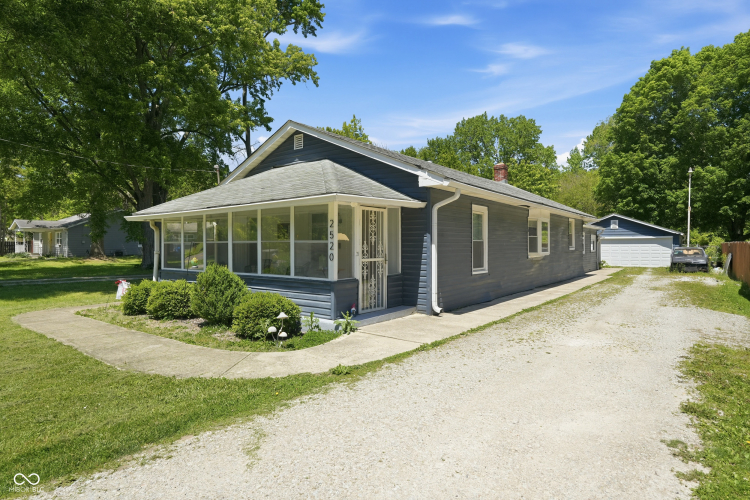 Listing Image 4