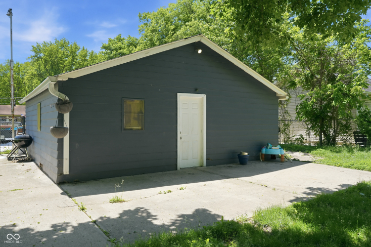 Listing Image 36