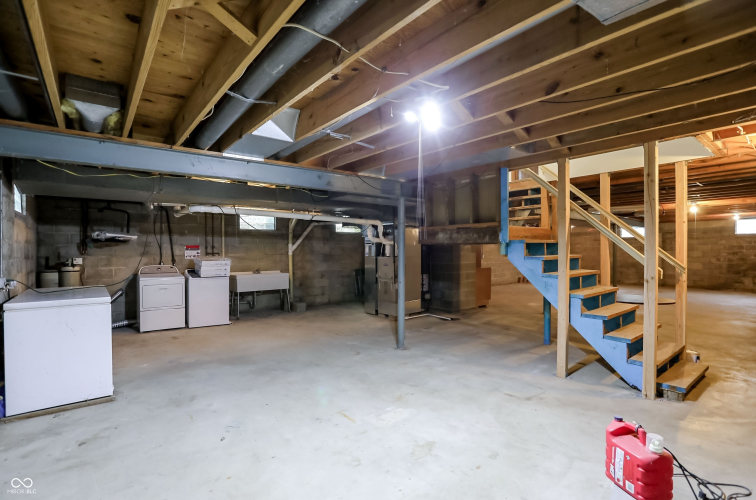 Listing Image 64