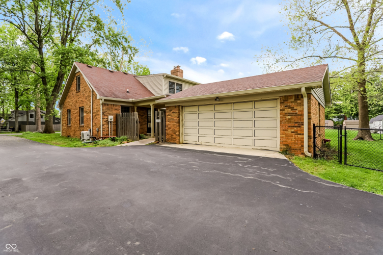 Listing Image 76