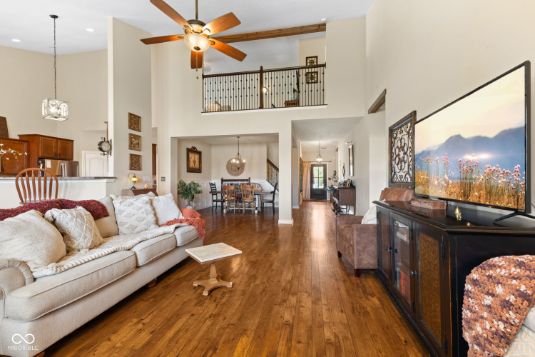 Listing Image 5
