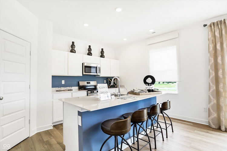 Listing Image 11