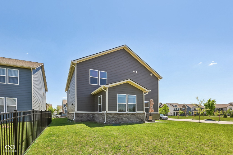Listing Image 53