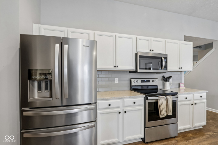 Listing Image 10