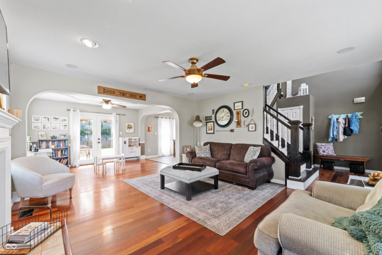 Listing Image 9