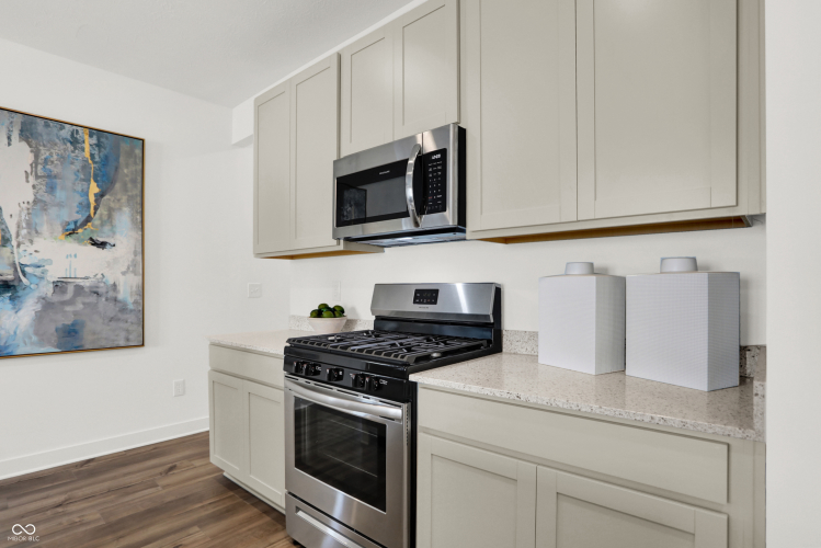 Listing Image 14