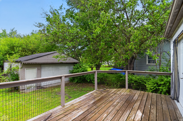 Listing Image 4