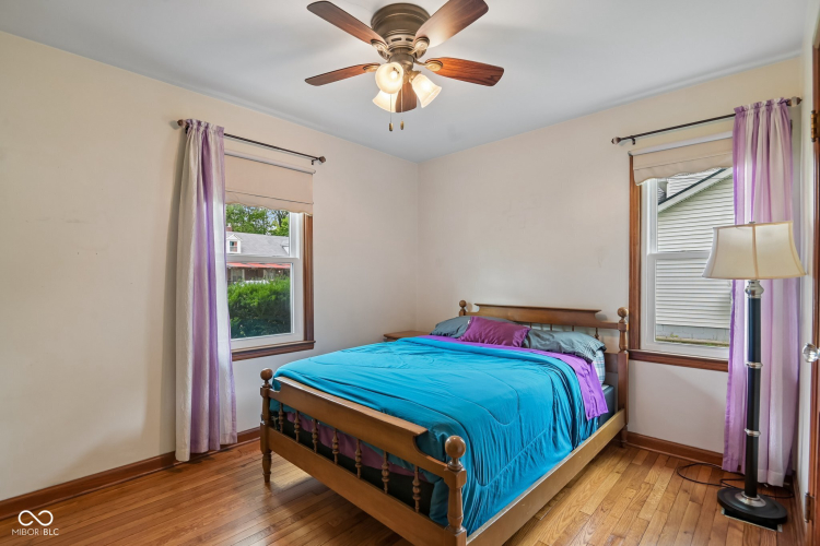 Listing Image 15
