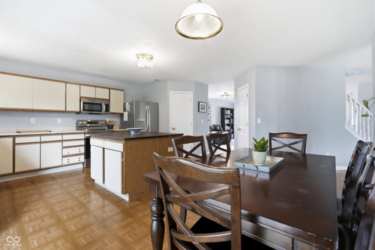 Listing Image 10