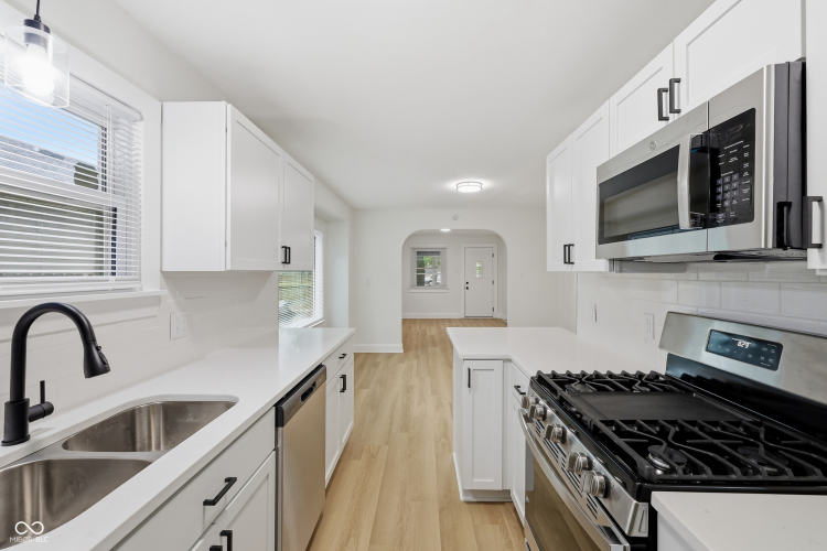 Listing Image 13