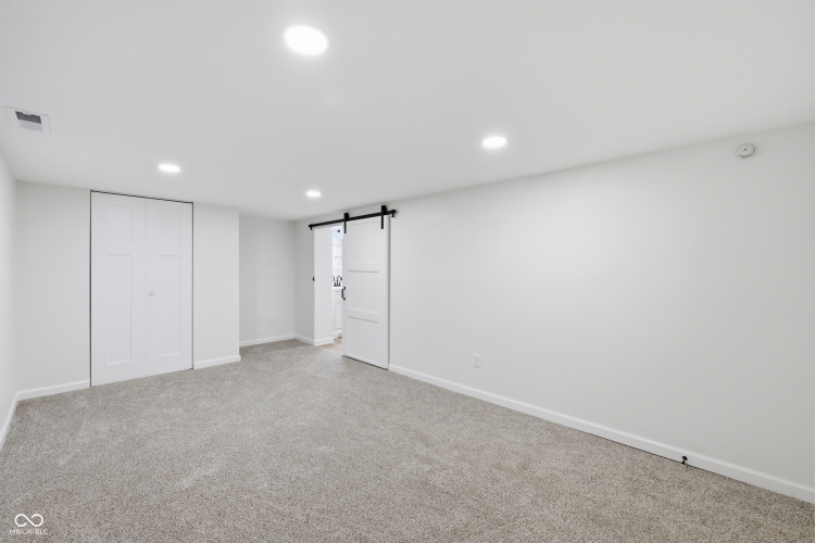 Listing Image 24
