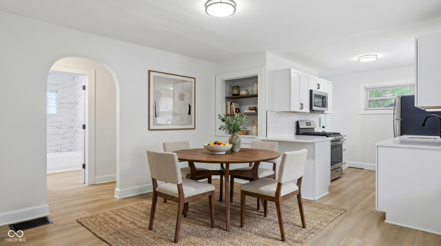 Listing Image 10