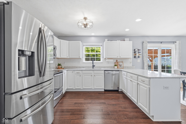 Listing Image 15