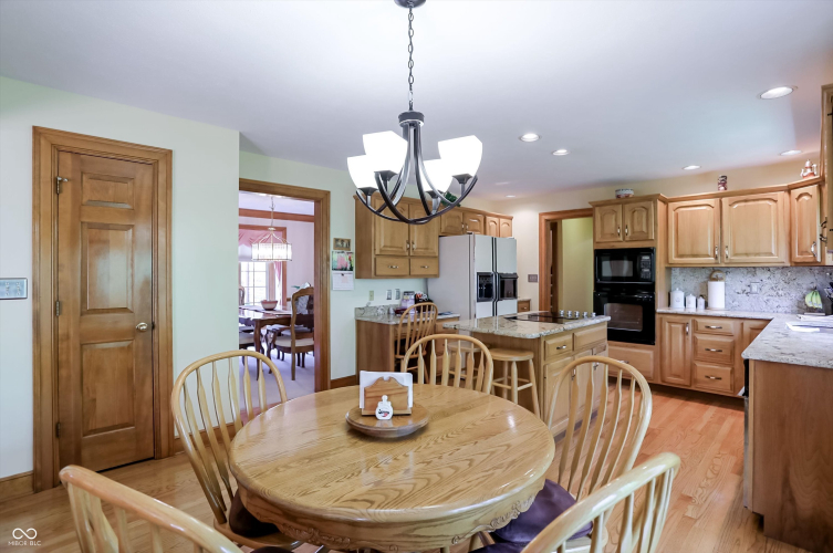 Listing Image 13