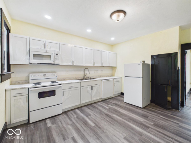 Listing Image 20