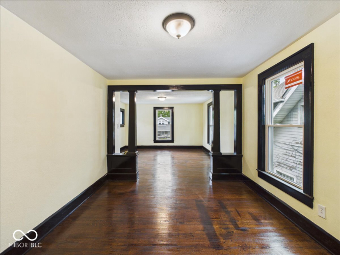 Listing Image 37