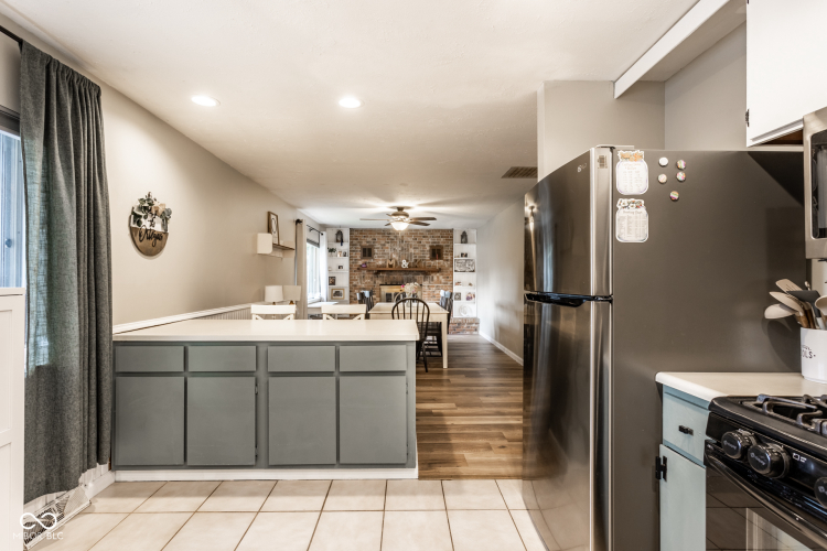 Listing Image 14