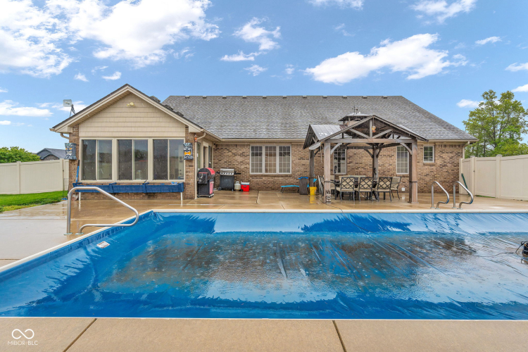 Listing Image 44