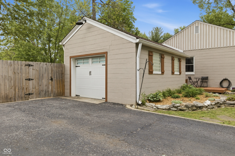 Listing Image 27