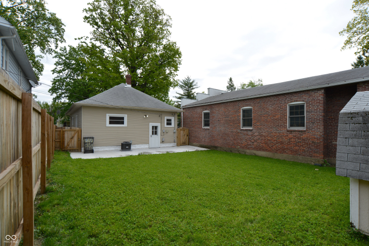 Listing Image 3