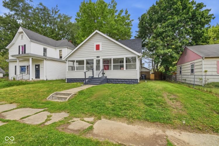 Listing Image 3