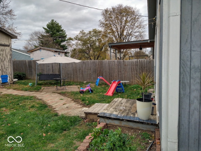 Listing Image 17