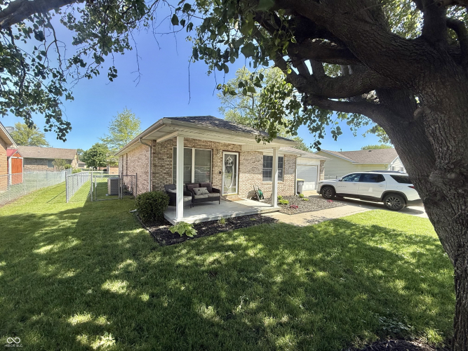 Listing Image 3