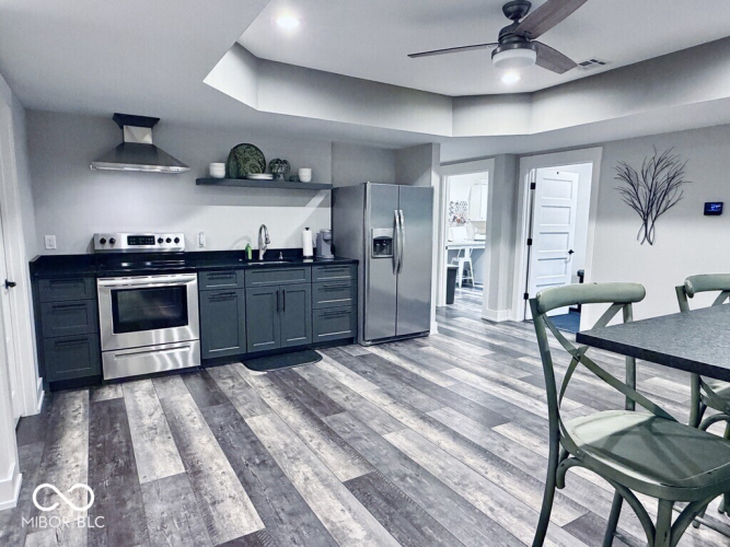 Listing Image 52