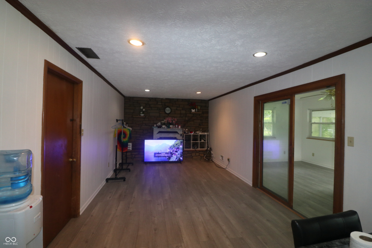 Listing Image 26