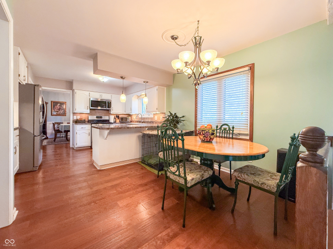 Listing Image 15