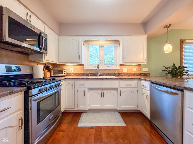 Listing Image 19