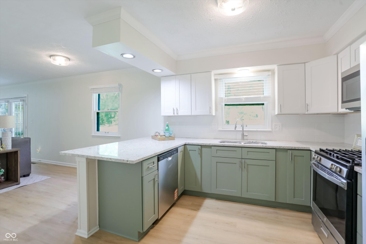 Listing Image 7