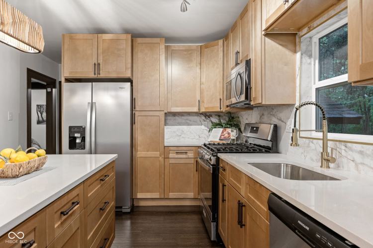 Listing Image 18