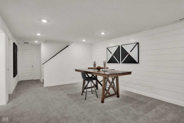 Listing Image 52