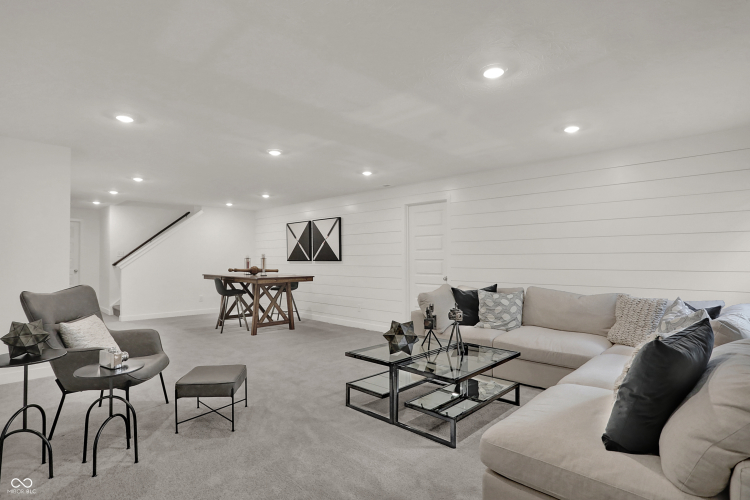 Listing Image 54