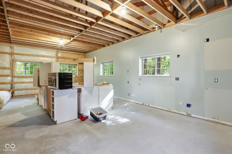 Listing Image 82