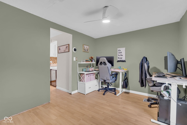 Listing Image 9