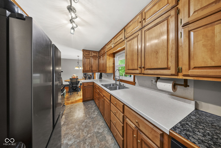 Listing Image 14