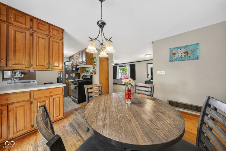 Listing Image 19