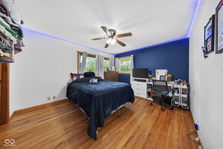 Listing Image 24