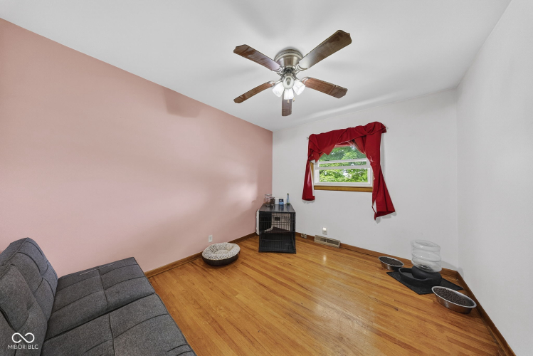 Listing Image 29