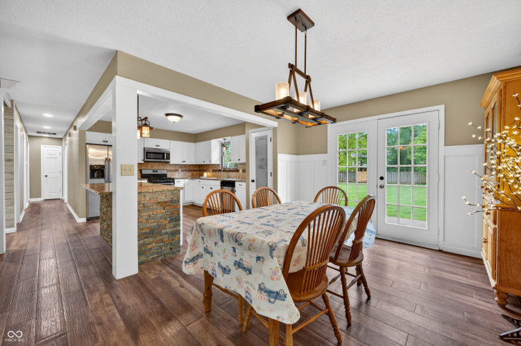 Listing Image 13
