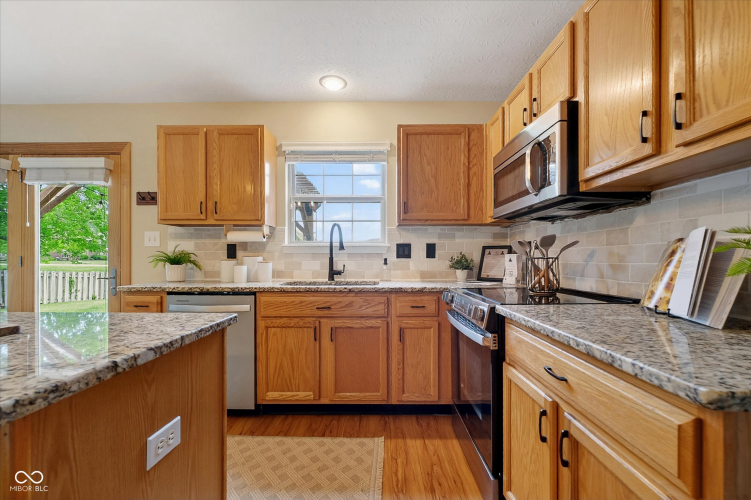 Listing Image 7